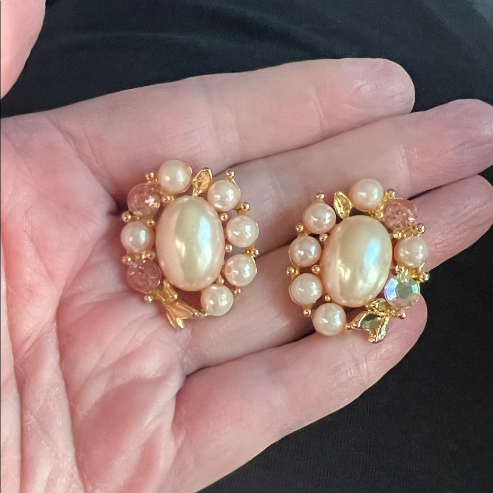 Vtg Stunning Earrings 🥰